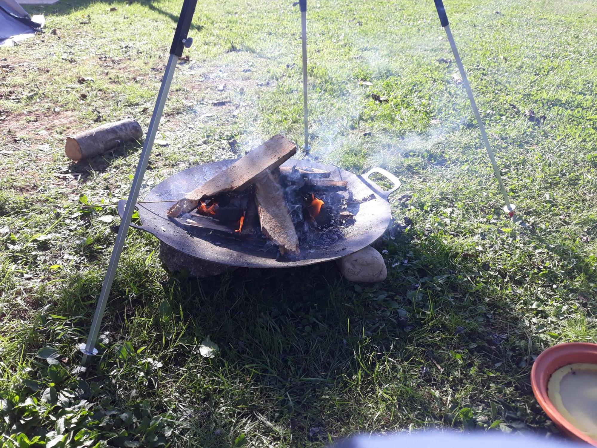 Camping Under The Walnut In Your Own Tent On A Shared Lot And Shared Bathroom Ljubljana Luaran gambar