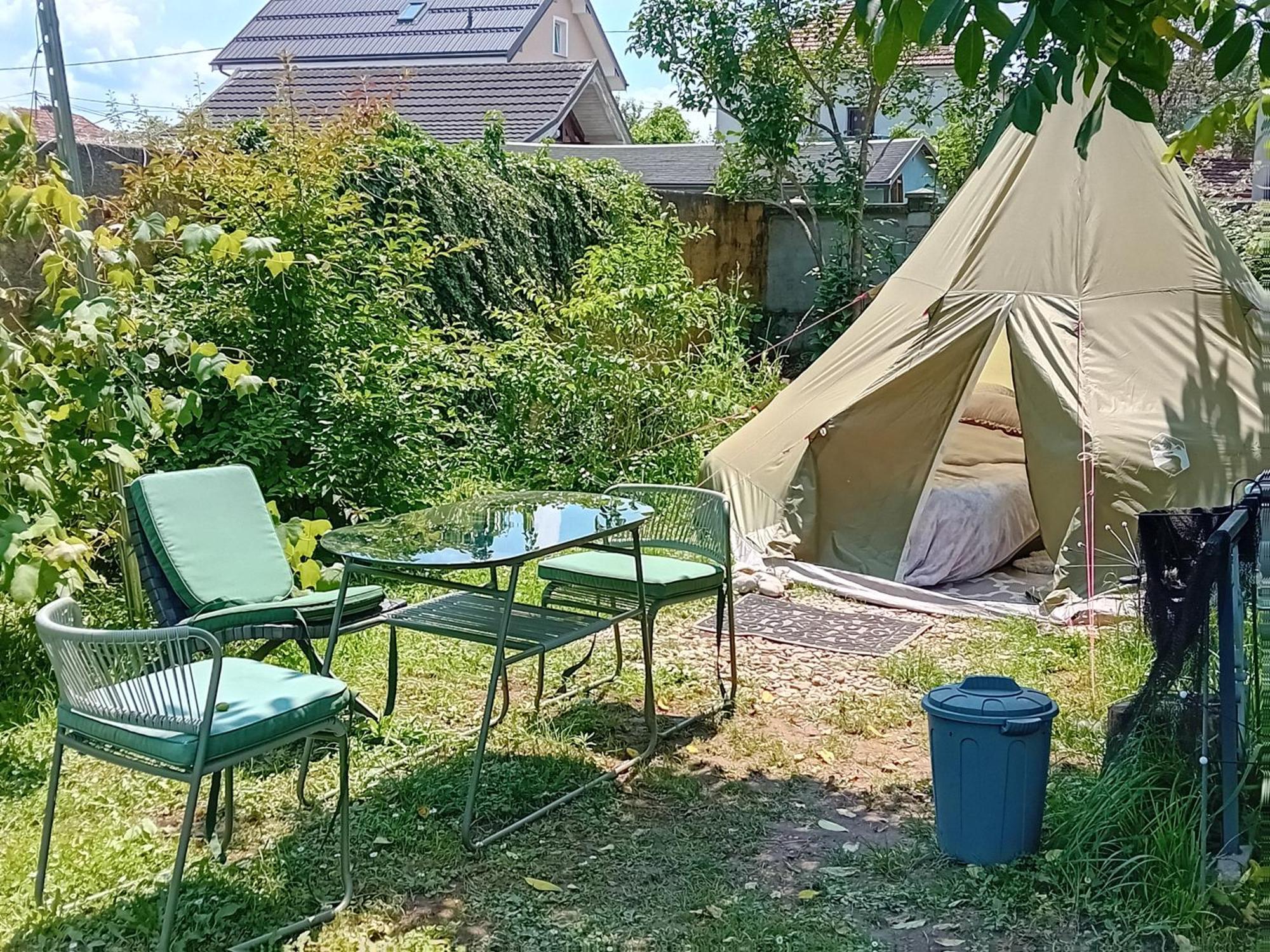 Camping Under The Walnut In Your Own Tent On A Shared Lot And Shared Bathroom Ljubljana Luaran gambar